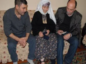77 yaşındaki PKK'lı annesi elektronik kelepçe ile yaşıyor!