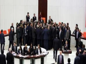 AK Partili vekiller CHP'lileri ters köşeye yatırdı!