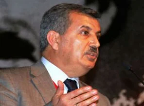 Akil insanların dayanakları Said Nursi olmalı