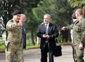 Alman müsteşardan patriot incelemesi
