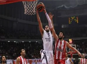 Anadolu Efes Olympiakos ile 4. randevuda