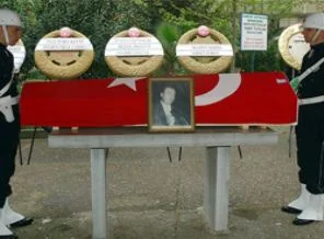 Apaydın son yolculuğuna uğurlandı