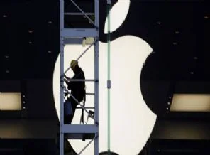 Apple tahtını kaybetti