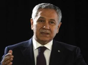 Arınç'tan gazetecilere: Patronunuzu ikna edin