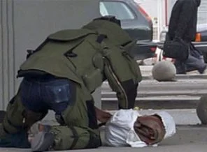 Atatürk Anıtı önünde bomba paniği