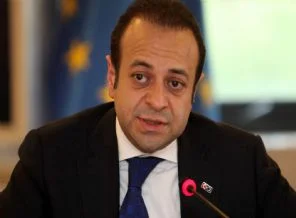 Bağış: Akıllarını, Müslümanlara karşı nefretlerini törpülemeye kullansınlar
