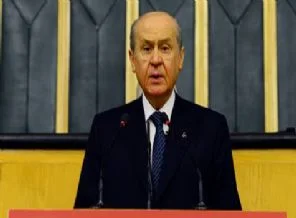 Bahçeli: Başbakan teröristlerin arasına karışsın