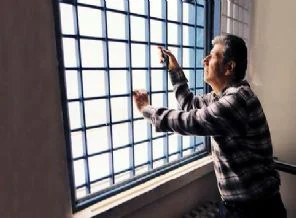 Balbay: İzleyici sıraları uzak, dürbün talep ediyorum