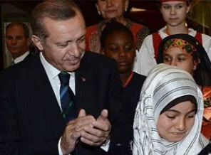 Başbakan'dan dünya çocuklarına mesaj