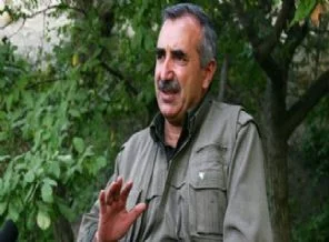 'Başbakan 'silahsız çekilin' diyerek atın önüne araba koyuyor'
