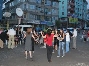 Belediyeler sokak düğünlerini yasaklayacak mı?