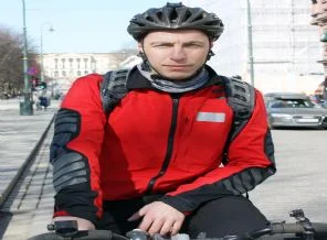Bisikletçi gezgin Norveç'te