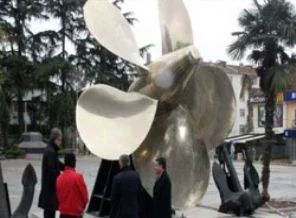 Bu anıt acı da olsa gurur verici