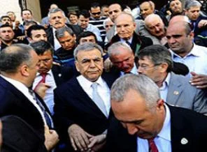 Çakar: İzmir'de 120 milyonu çöpe attılar