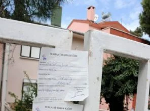 Çanakkale'de yazlıkçıyı heyelan vurdu