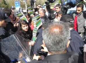 Çankaya Köşkü'nde YÖK protestosu