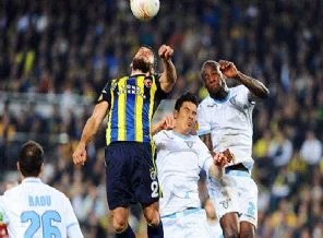 Cemil Çiçek, Fenerbahçe'yi Kiev'de kutladı