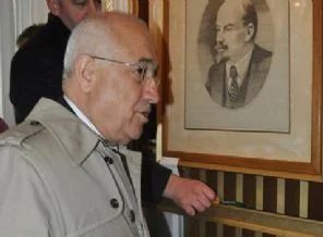 Cemil Çiçek ve Lenin aynı karede!