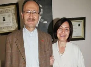 CHP o vekilin eşini de disipline sevketti!