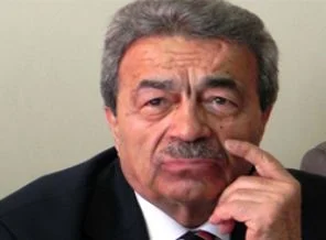 'Çiçek gelsin bana yalvarsın'