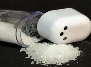 Çocukların yemeğine tuz atmayın