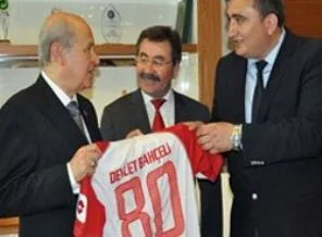 Devlet Bahçeli'yi şaşırtan forma