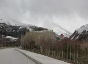 Doğu'da kar yağışı devam ediyor