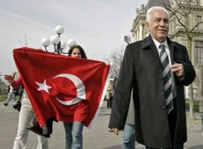 Doğu Perinçek hakkında suç duyurusu