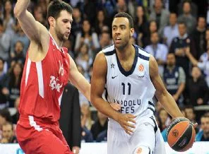 Efes Atina'dan boynu bükük ayrıldı