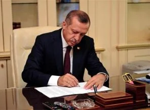 Erdoğan'ın odasında sigara içen tek kişi o!
