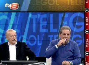 Erman Toroğlu canlı yayında kağıt yedi
