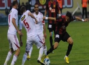 Es-Es Yiğido'ları yıktı!