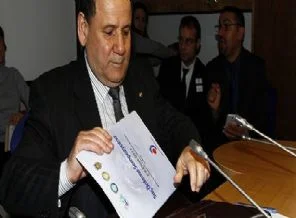 Eski istihbaratçılardan telekulak bombaları