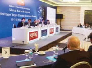 Frekansa fesat karıştı