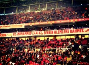 Galatasaray taraftarı 'Efendimizi' unutmadı