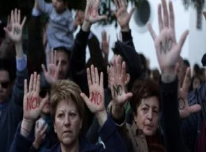 Güney Kıbrıs'ta ekonomik kriz halkı perişan etti