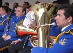 İlk defa polis balosuna davet edildi, ama...