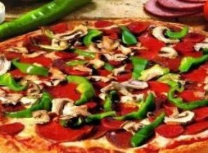 İnternetten söylenen pizzada 'skandal'!
