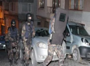 İstanbul'da şafak operasyonu
