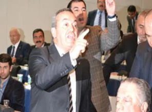 İzmir Meclis Toplantısı'nda kavga çıktı