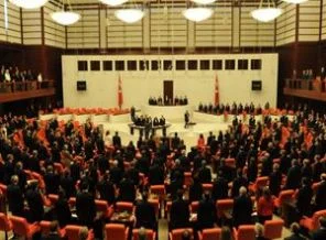 Kabineye tam 19 bin soru önergesi