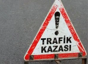 Kaza yapan şahıslar taksiyle kaçtı