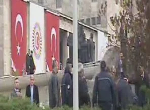 Meclis bahçesinde intihar girişimi