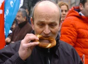 Memura ekmek kısıtlaması