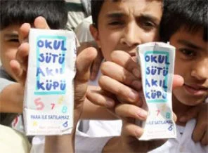 Okul sütü hastanelik etti