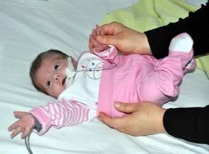 Parmak bebek 4,5 ay sonra annesine kavuştu