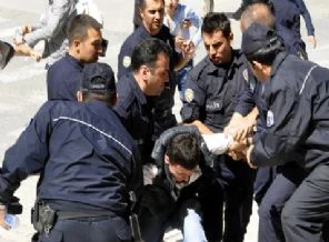 'Polis beni dövdü' deyince adliye karıştı