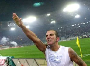 Premier Lig takımı bir 'faşist'e emanet