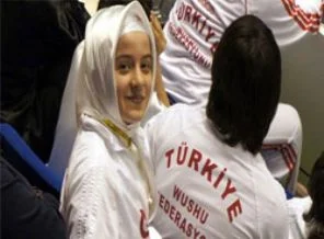 Şampiyona'da başörtüsü krizi