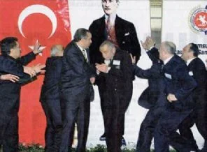 Sosyal medyayı karıştıran Atatürk fotoğrafı! Kaçın Atatürk geliyor!